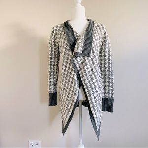 🌻 Aeropostale White and Grey Open Front Cardigan in Size Small